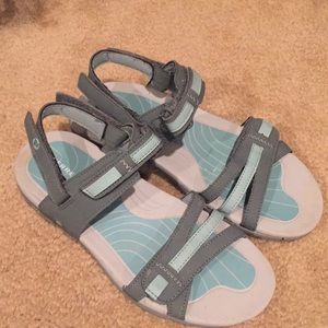 Merrill Hiking Sandals
